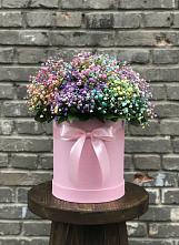 Цветочная композиция из Гипсофила и Розы в шляпной коробке в Таврово