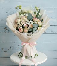 Букет цветов из:  Розы и Лизиантусы в Таврово