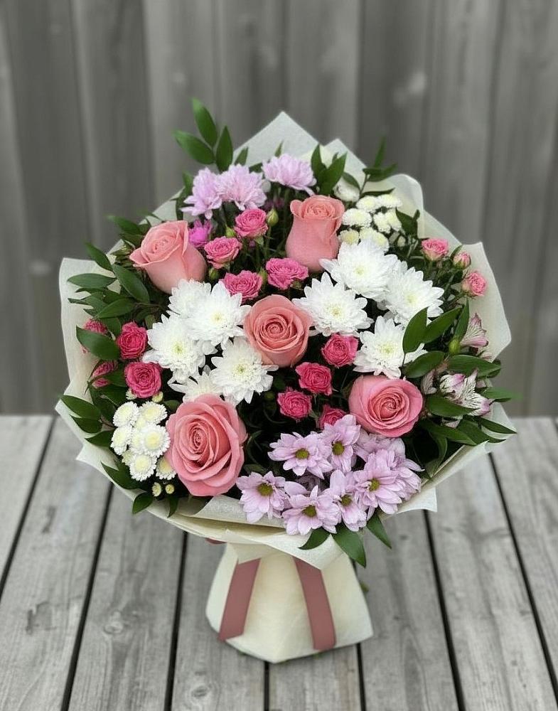 Букет цветов из: Альстромерии, Гвоздики, Розы и Хризантемы в Таврово