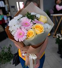 Букет цветов из:  Герберы, Розы и Хризантемы в Таврово