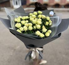 Букет Белые кустовые розы Солинеро в Таврово