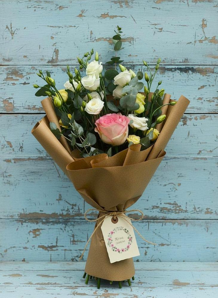 Букет цветов из: Розы и Лизиантусы в Таврово