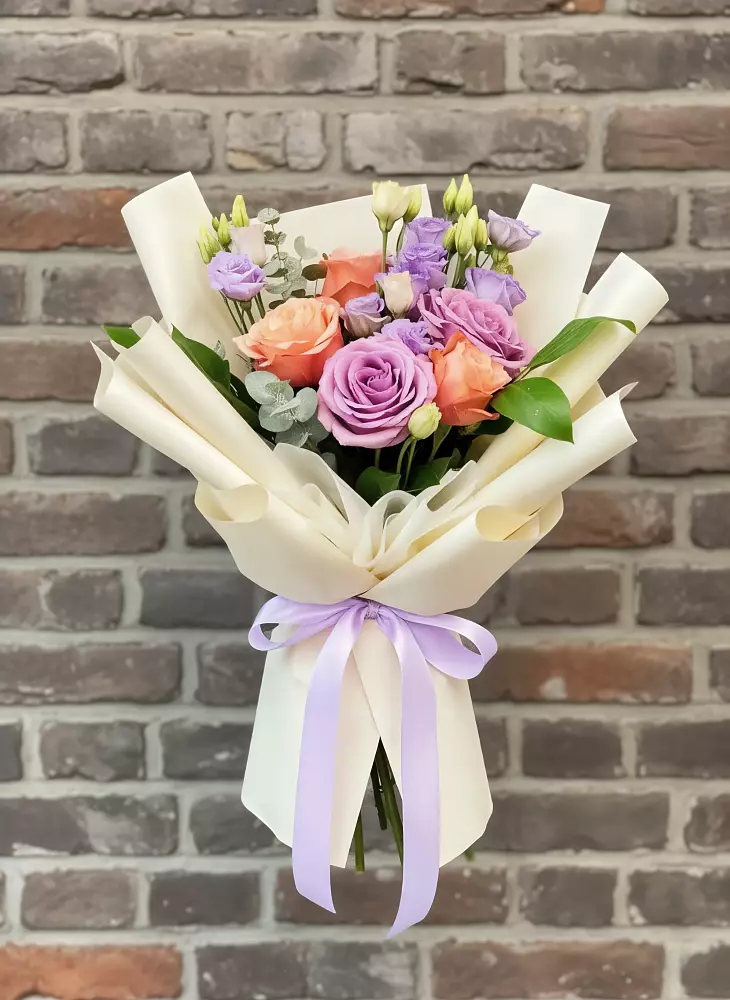 Букет цветов из: Лизиантусы и Розы в Таврово