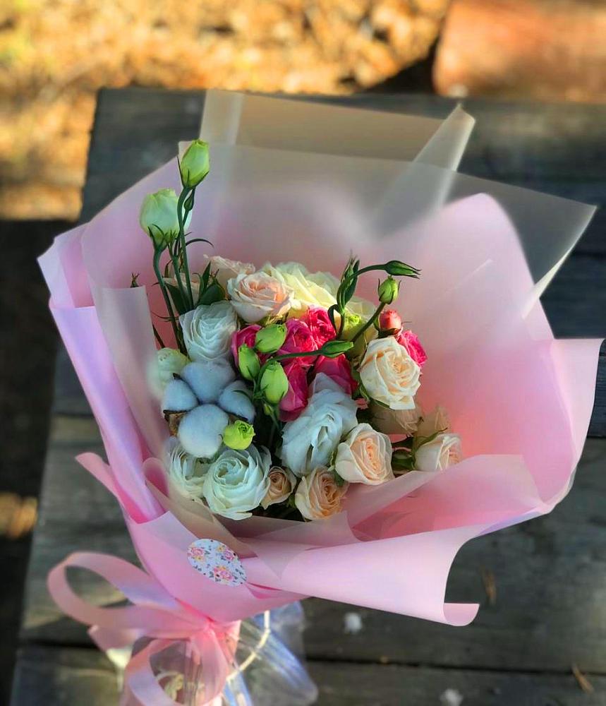 Букет цветов из: Розы и Лизиантусы в Таврово