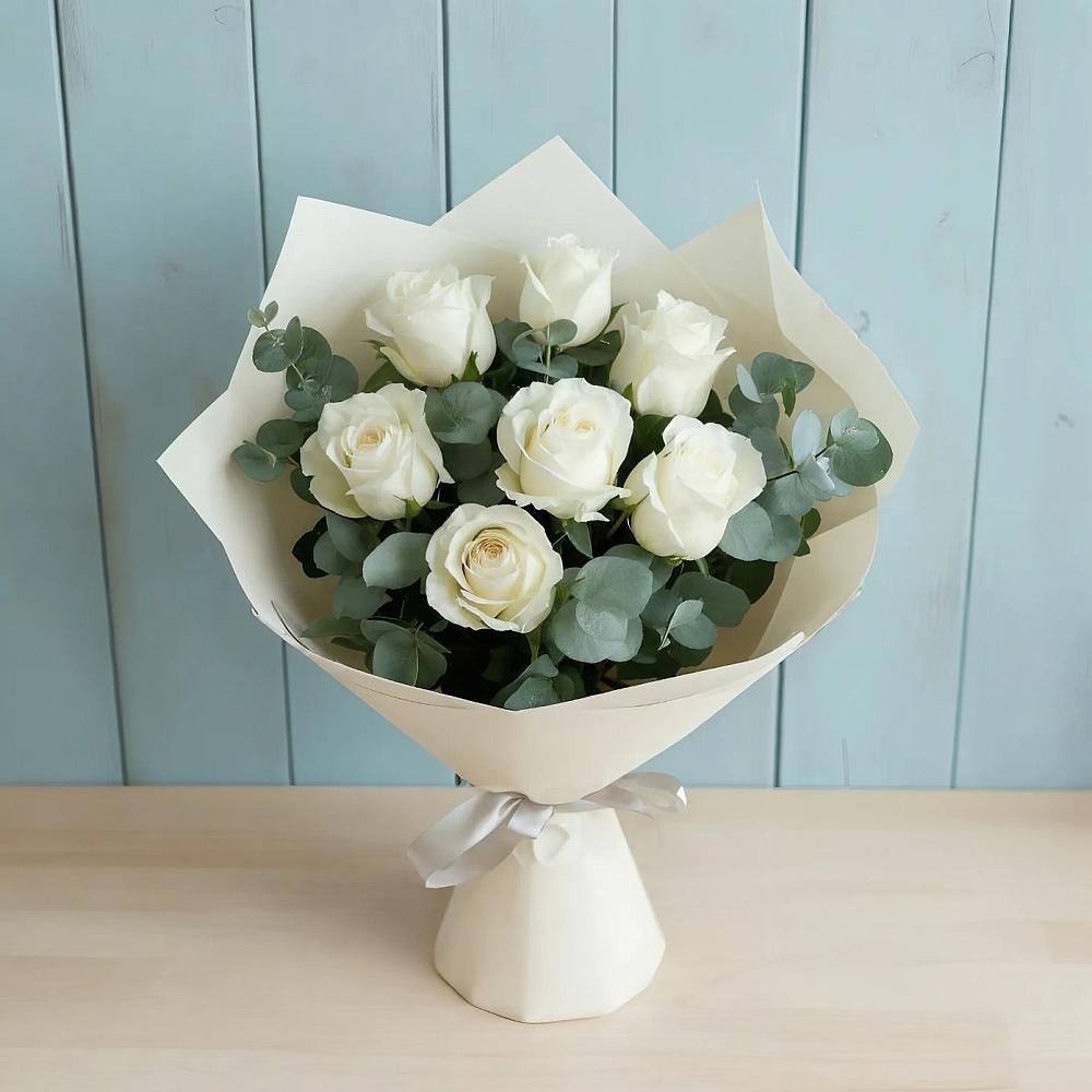 Букет Белые розы в Эвкалипте в Таврово