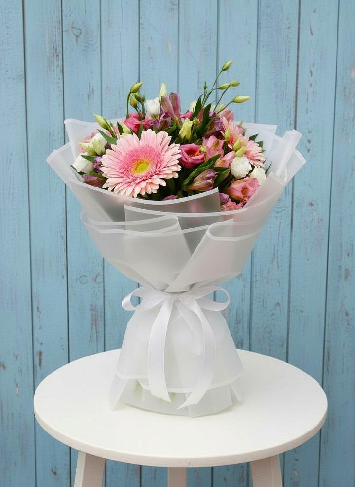 Букет цветов из: Герберы, Альстромерии и Лизиантусы в Таврово