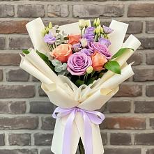 Букет цветов из:  Лизиантусы и Розы в Таврово