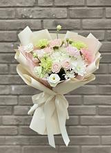 Букет цветов из:  Гвоздики, Розы, Лизиантусы и Хризантемы в Таврово