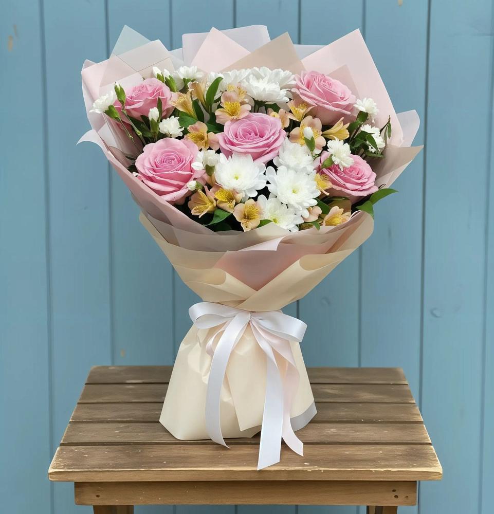 Букет цветов из: Гвоздики, Орхидеи и Розы в Таврово