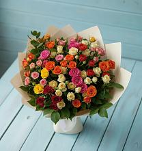Букет Микс из разноцветных кустовых роз в Таврово
